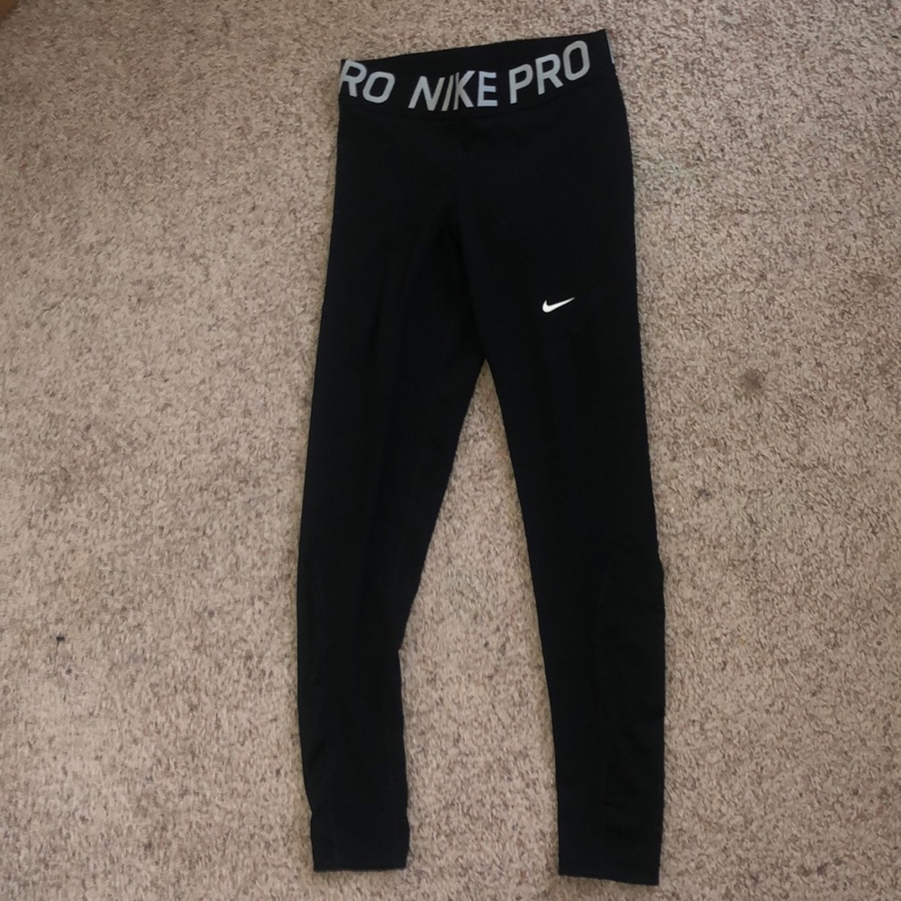 Black full length Nike pro leggings- never worn